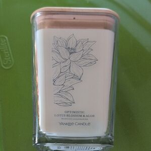 Yankee Candle Lotus Blossom & Aloe - White